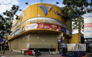 Chuỗi Cửa Hàng Viễn Thông A Đóng Cửa Đồng Loạt