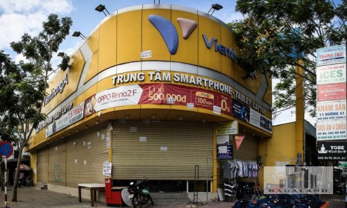 Chuỗi Cửa Hàng Viễn Thông A Đóng Cửa Đồng Loạt